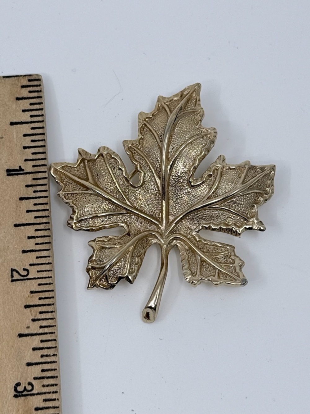 Vintage Midcentury Gold Tone Maple Leaf Pin/Brooch